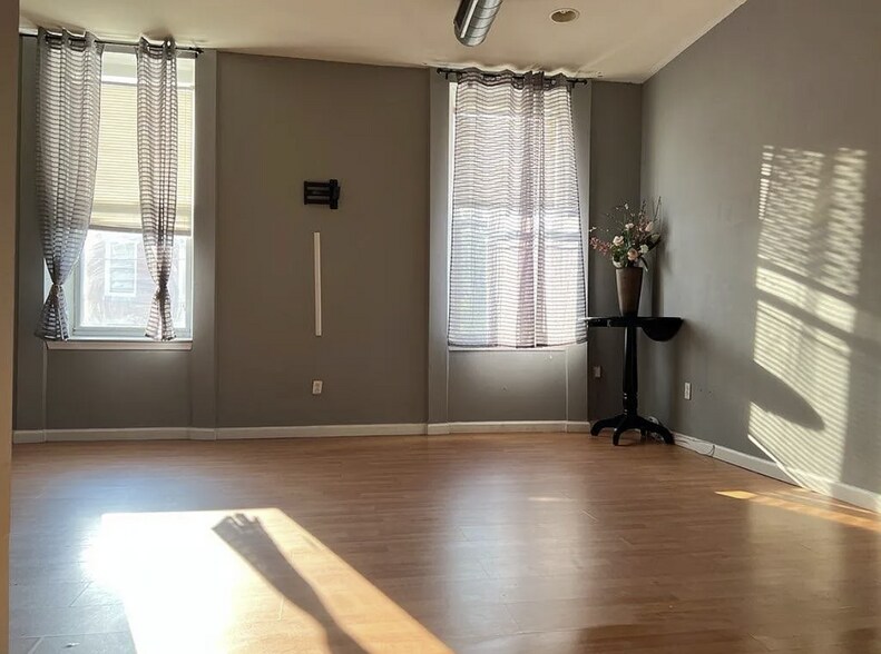 Living Room - 1309 N 15th St