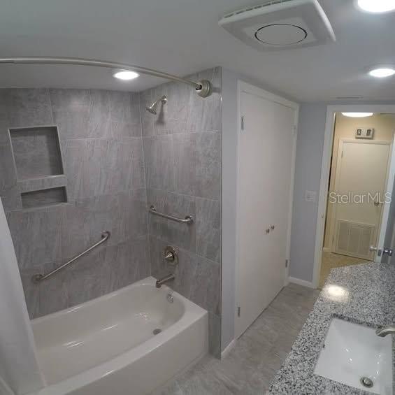 Building Photo - 2447 Baywood Dr W