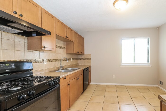 Building Photo - 4473 Fowler Ln