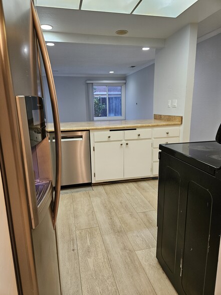 Building Photo - 6303 Rubicon Ave