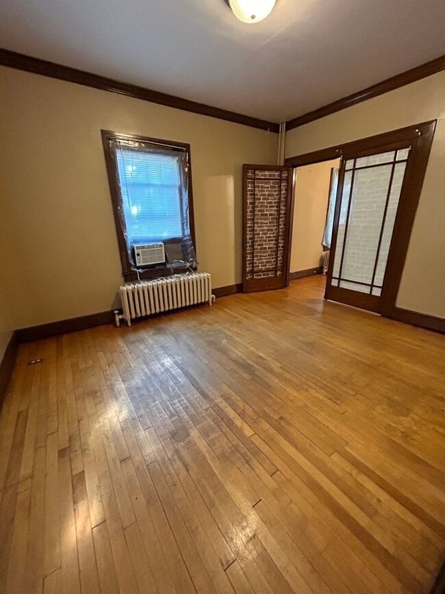Building Photo - 3 Bedroom 1.5 Bath House