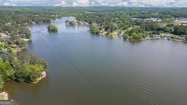 Building Photo - 541 N White St