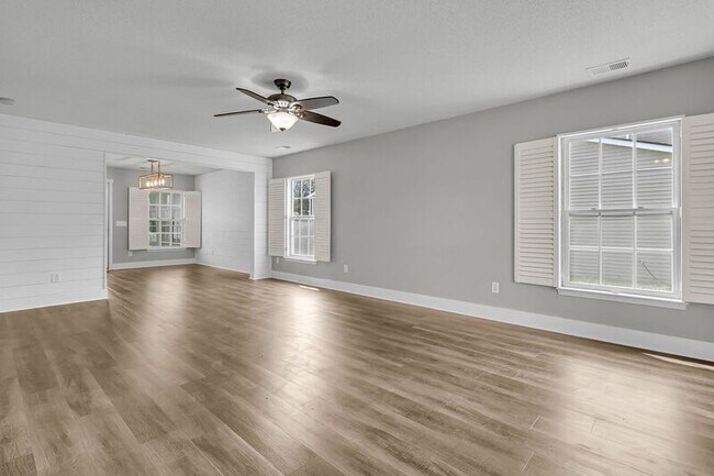 Building Photo - 403 Dovetail Cir