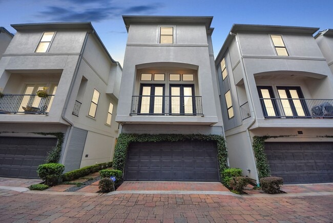 Building Photo - 1831 Dart St