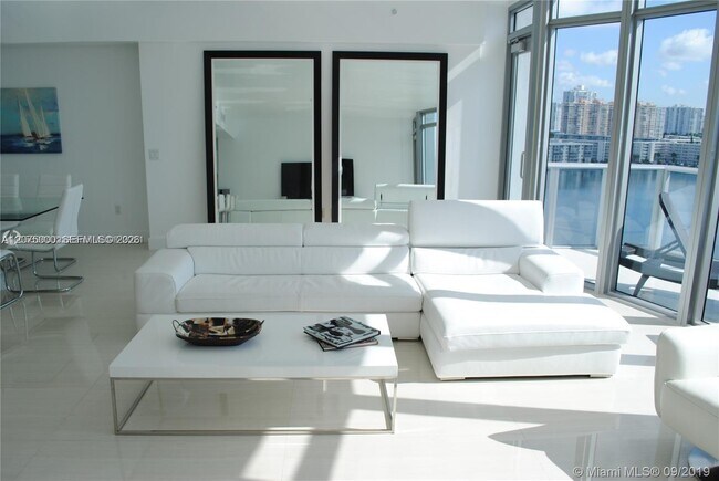 Building Photo - 17301 Biscayne Blvd