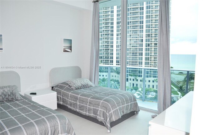 Building Photo - 17550 Collins Ave