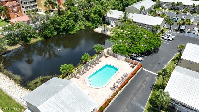 Building Photo - 4621 Bayshore Dr