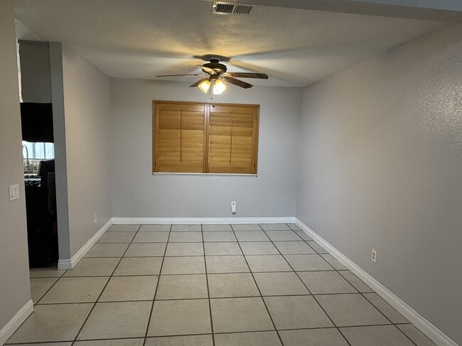 Building Photo - 29639 Greenhill Dr