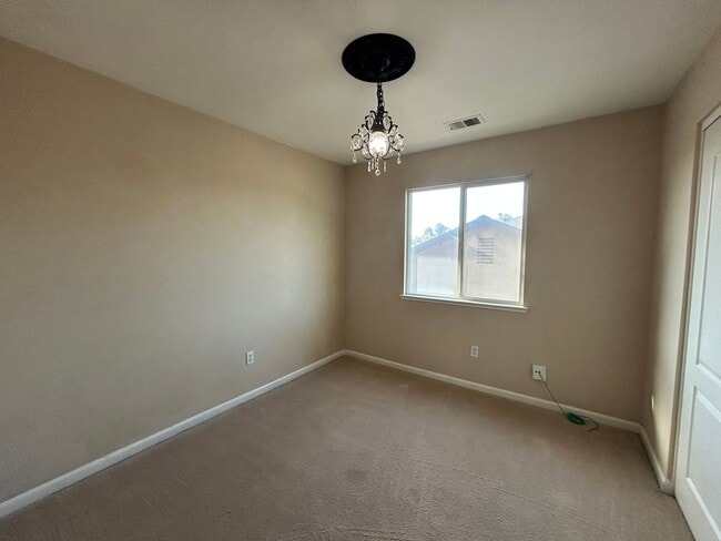 Building Photo - 4113 Piccadilly Ln