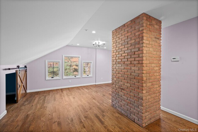 Building Photo - 82 Shingle House Rd