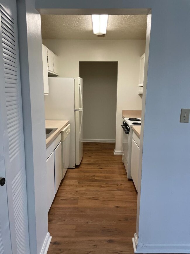 Building Photo - 98 Andrea Dr