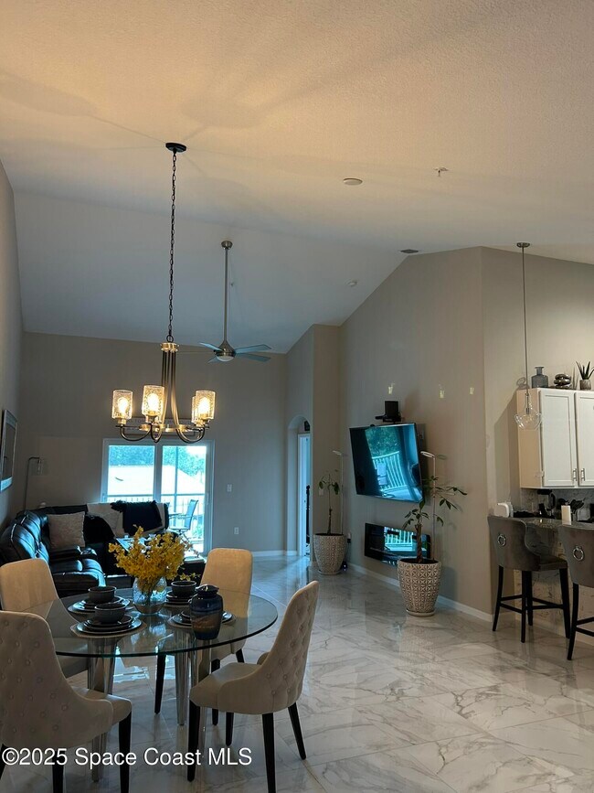 Building Photo - 3931 Playa Del Sol Dr