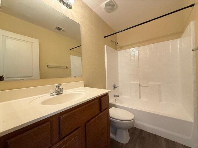 Building Photo - 1727 E Joseph Way