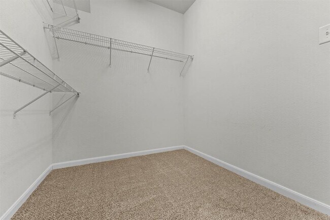 Building Photo - 15335 Oakheath Colony Ln