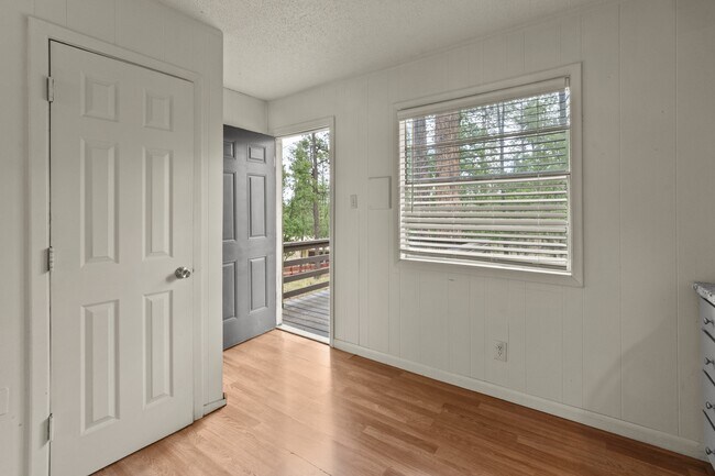 Building Photo - 100 Apache Hills Dr