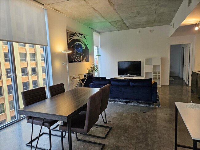 Building Photo - 151 SE 1st St