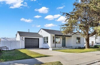 Building Photo - Beautifully remodeled home on a corner lot!