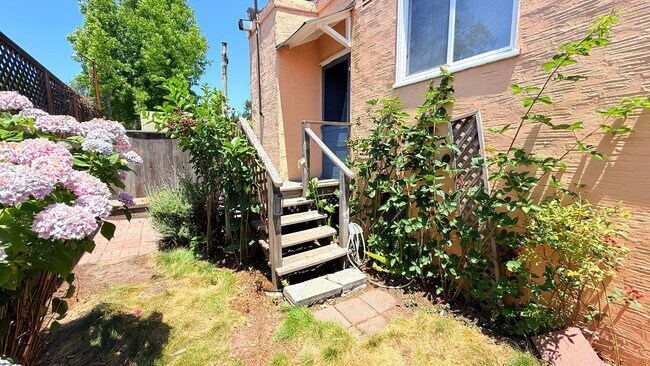Building Photo - 3242 Briggs Ave