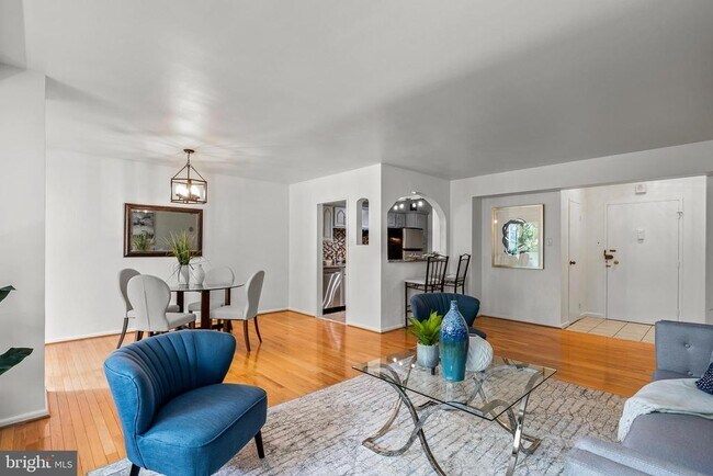 Building Photo - 4201 Cathedral Ave NW