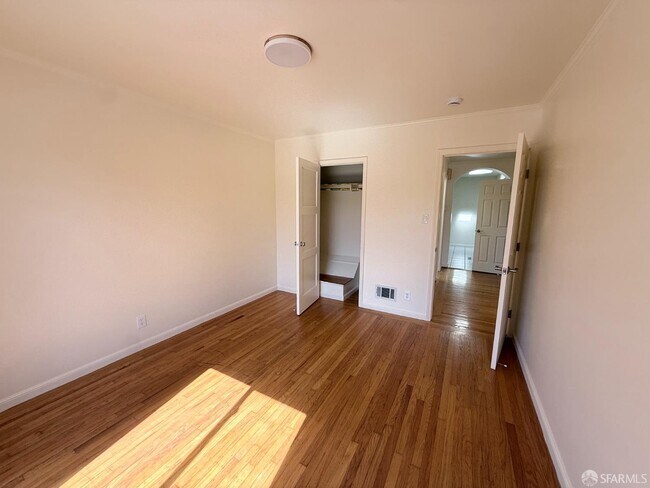 Building Photo - 2186 12th Ave