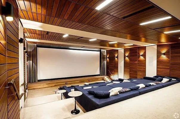 Building Photo - 100 Vandam St