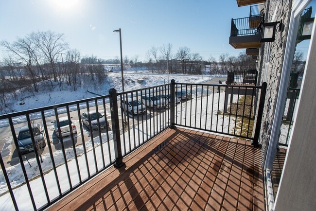 Building Photo - 2 Bedroom 2 Bath apartment, 1st floor but with elevated deck, unit 106, available 6/1/2026