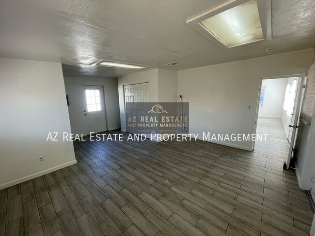 Building Photo - 7210 N 55th Dr