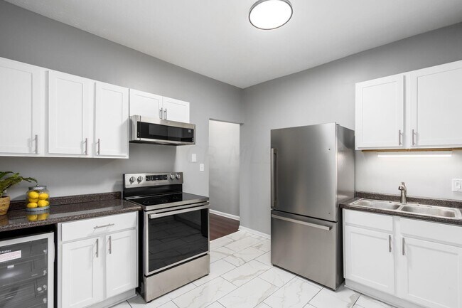 Building Photo - 848 Oak St