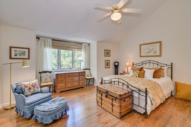 Building Photo - 108 White Willow Pl