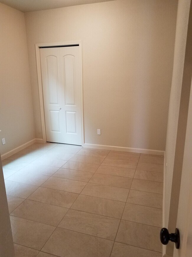 Building Photo - 1016 Center St