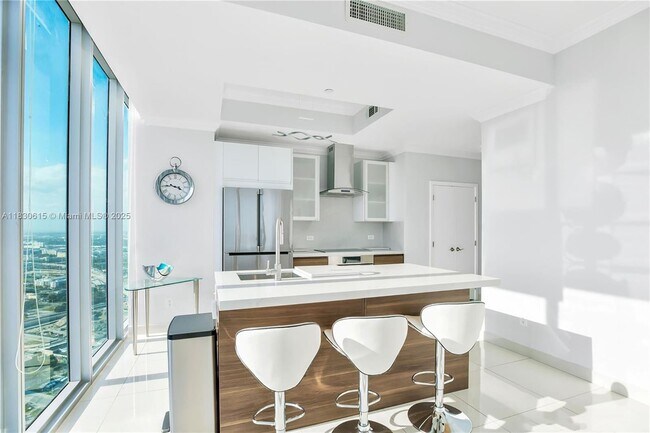 Building Photo - 888 Biscayne Blvd