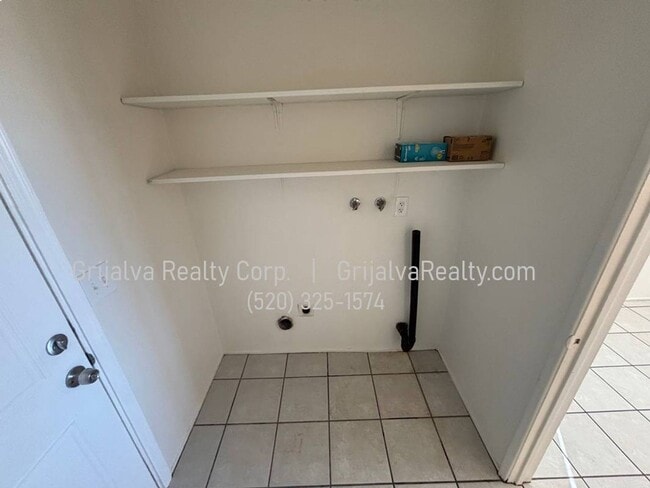 Building Photo - Large Eastside 4 Bedroom, 2 Bath House for Rent (Tanque Verde/Pantano)