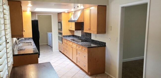 Building Photo - Stunning McCormick Ranch home