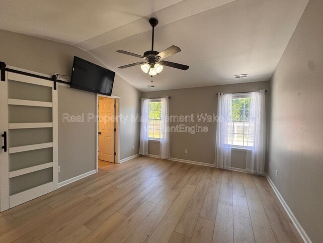 Building Photo - 206 Lindell Dr
