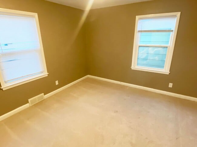 Building Photo - 2-Bedroom 1 Bath Ranch Style Home Near GD ...