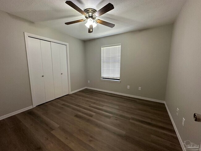 Building Photo - 10150 Candlestick Ln