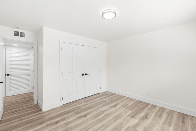 Building Photo - Tower Grove East - Updated 1 Bedroom