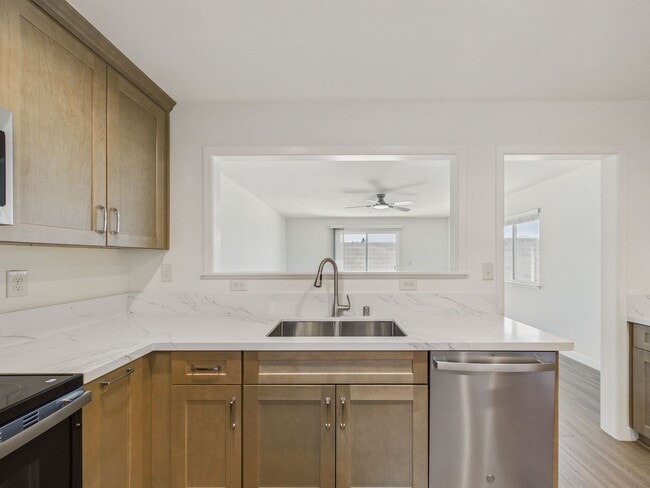Building Photo - COMPLETELY BRAND NEW HOUSE from ground up! Available NOW $5,300