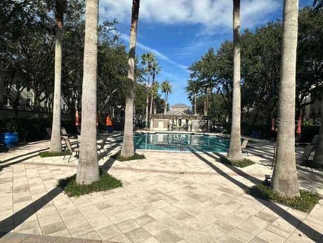 Building Photo - 1 Bedroom Top Floor Condo at Siena in Cele...