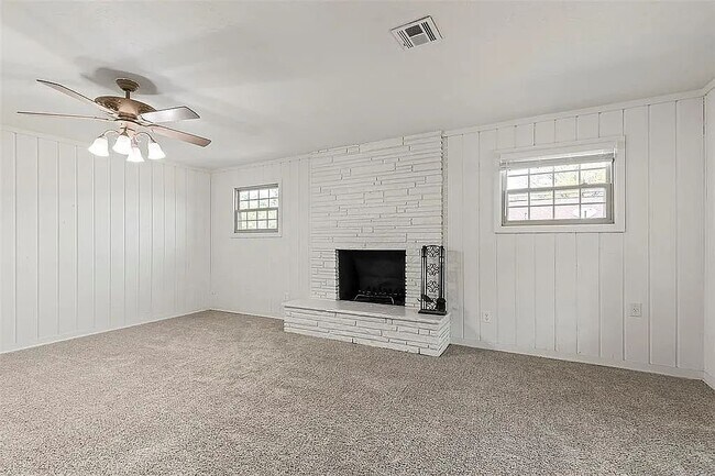 Building Photo - 3601 NW 24th St