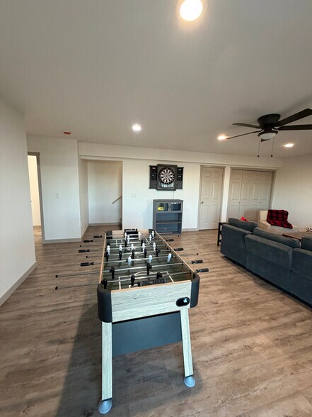 Building Photo - 185 Truman Dr