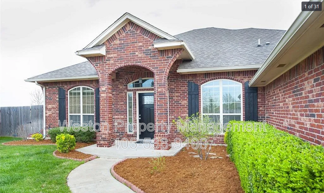 Building Photo - 19136 Cottonwood Ct