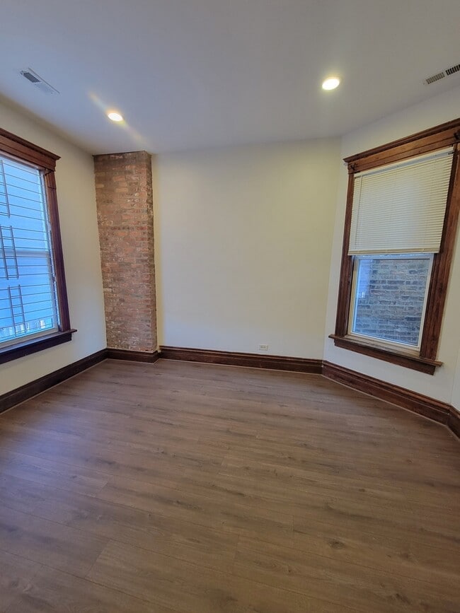 Building Photo - 1931 S St Louis Ave