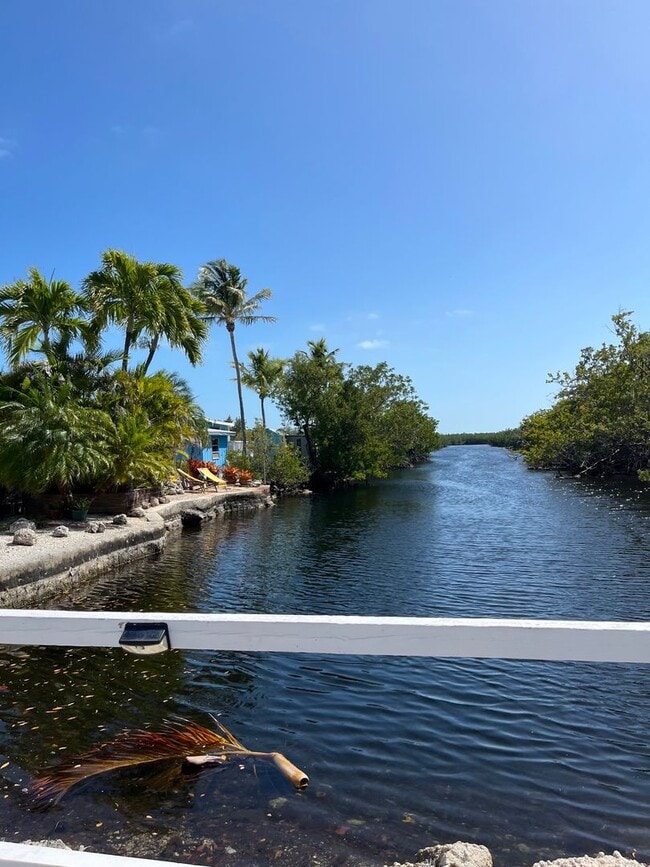 Building Photo - 2 Bedroom 1 Bath Home Located in Seaside R...