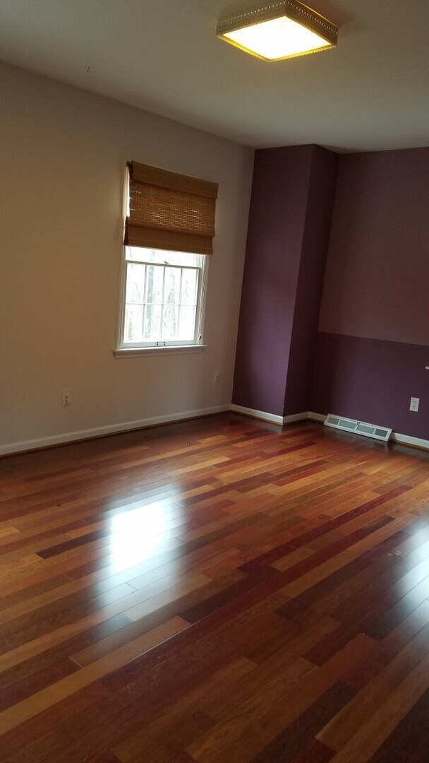 Building Photo - Beautiful, Executive Home located on Bloom...