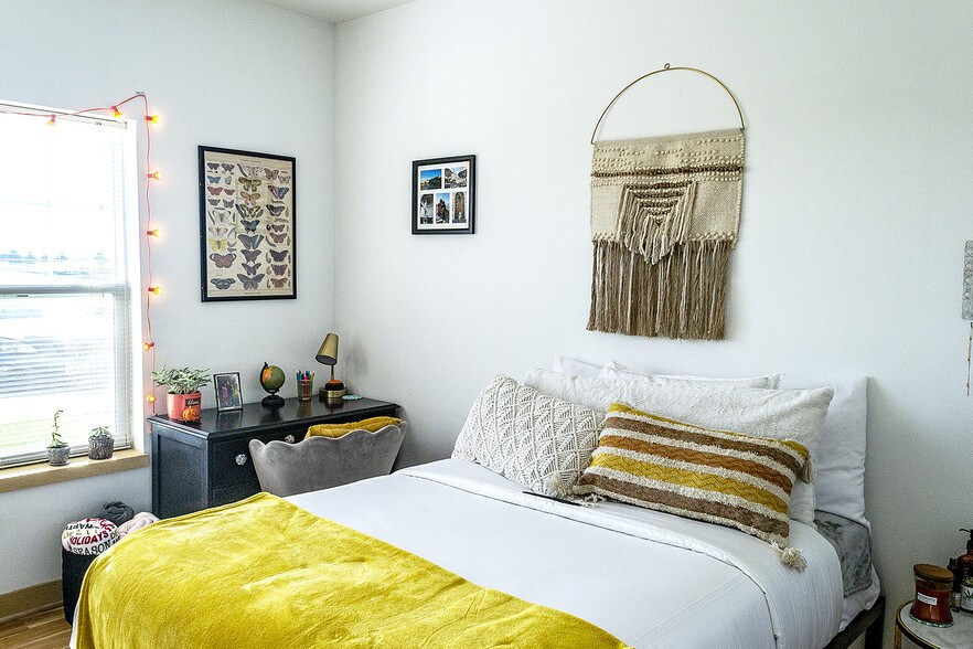 The Ridge Apartments 39204200 Maricopa Dr Ames IA 50014 Apartment