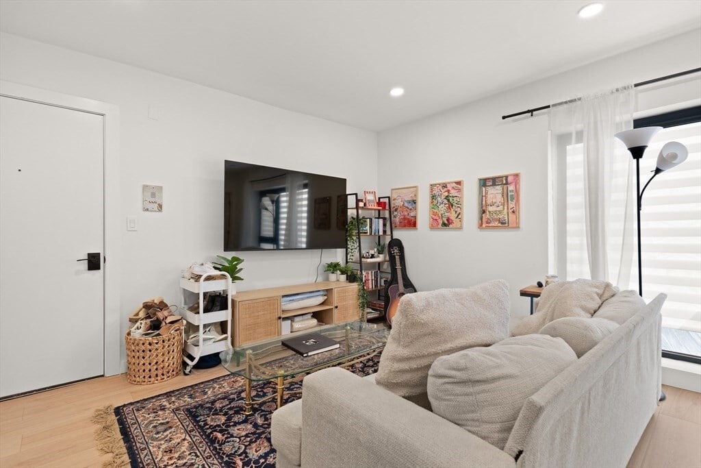 Building Photo - 3 Parker Hill Ter