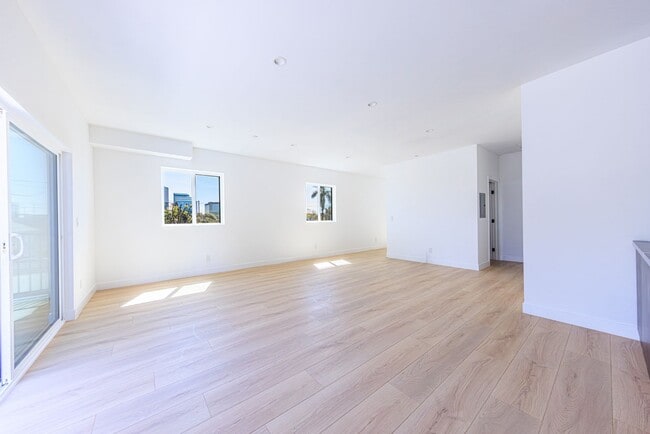 Building Photo - 1954 Purdue Ave