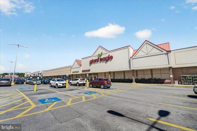 Building Photo - 1403 Wilmer Park Ln
