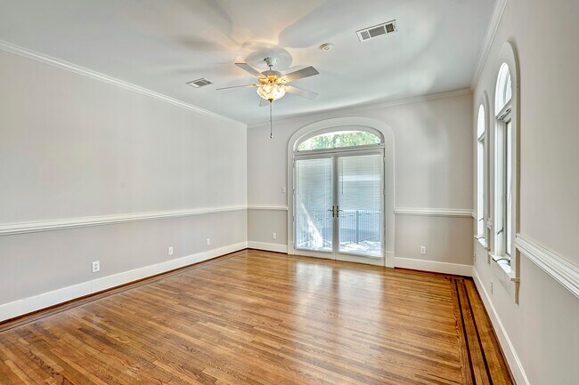 Building Photo - 1403 Bonnie Brae St